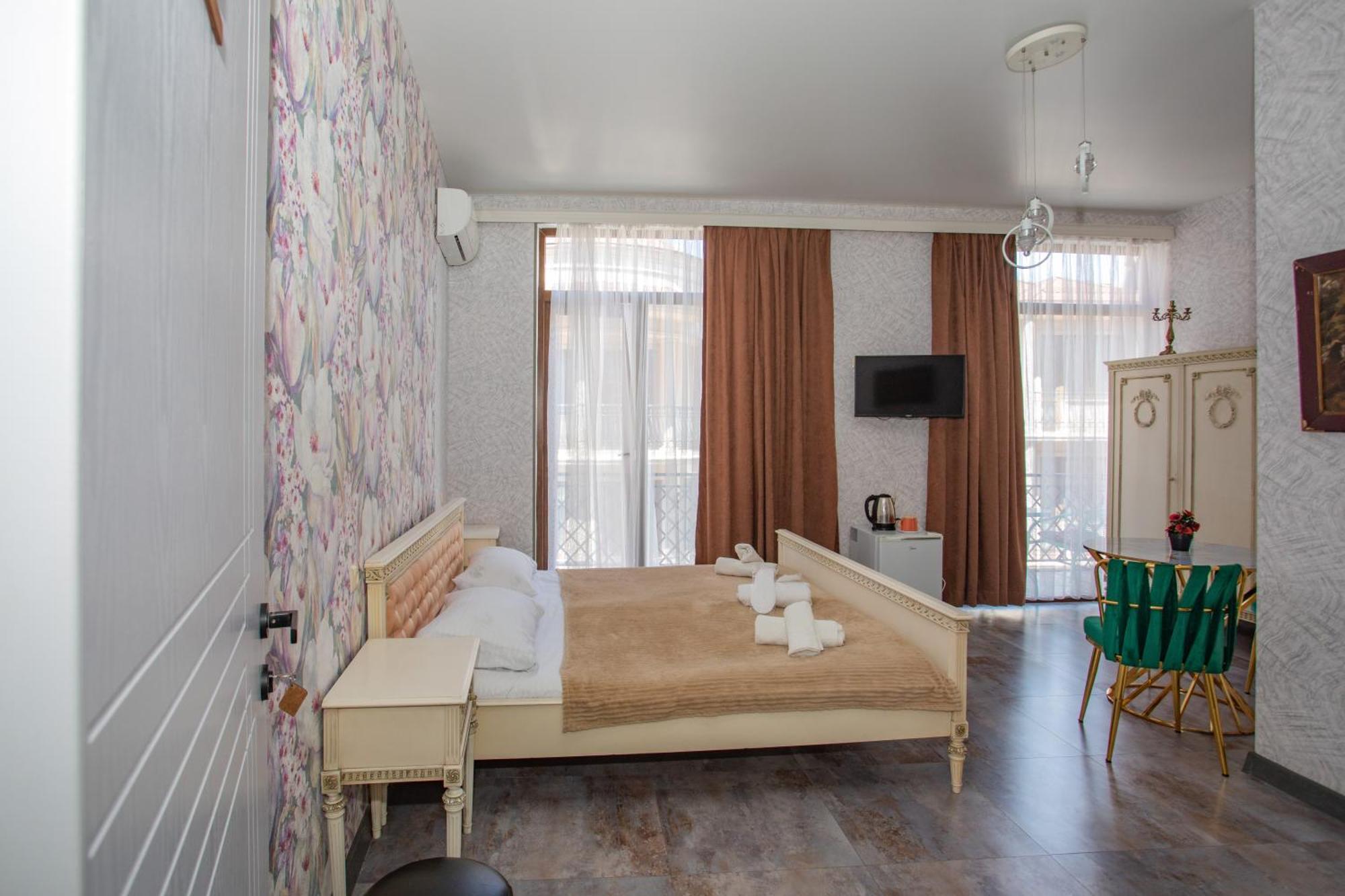 Hotel Homeland Batumi Exterior foto